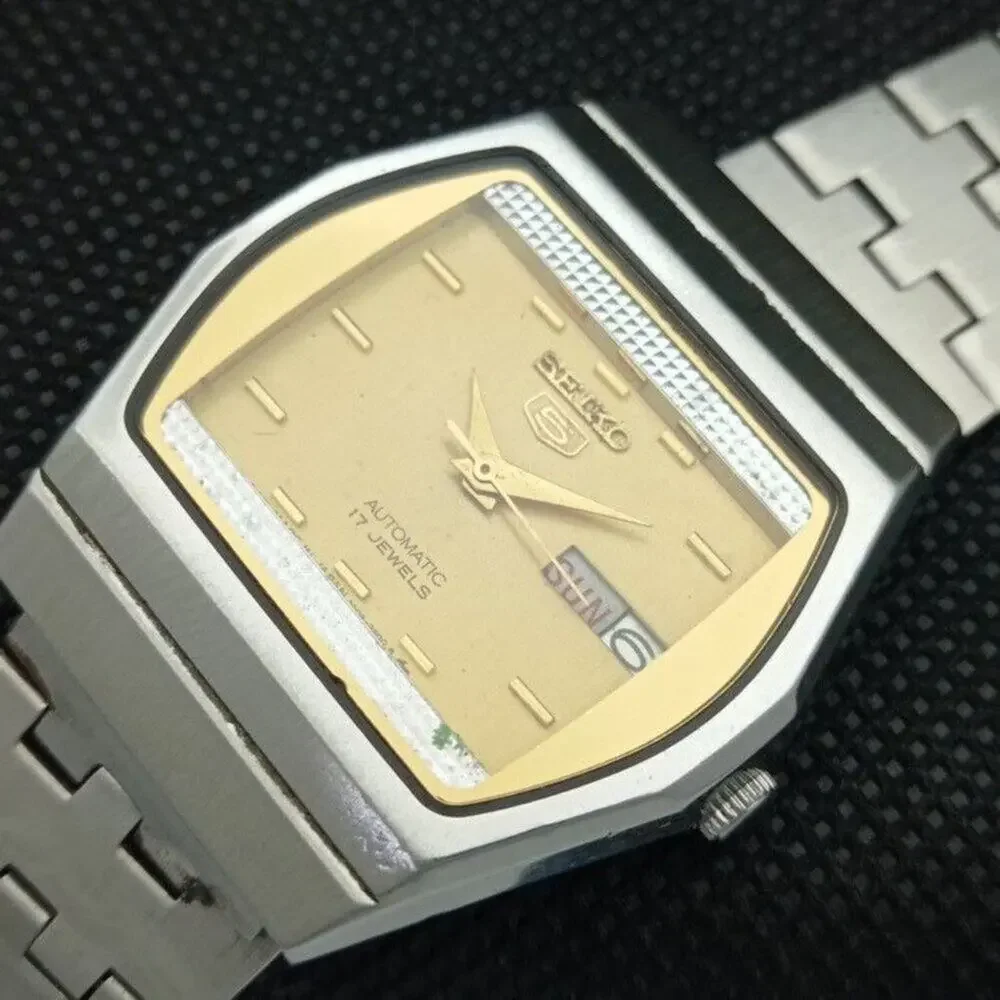 Vintage 1988 Seiko Automatic Mens Silver Watch W/daydate & Gold accents